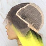 Geel met zwarte pruik