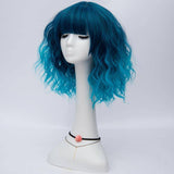 Korte golvende blauwe pruik