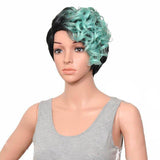 Krullend kort haar pruik